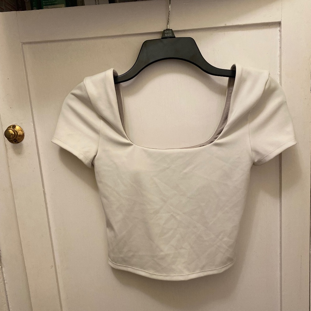 Lululemon Wunder Under SmoothCover Cropped Tee -Light Ivory White- Size 4
